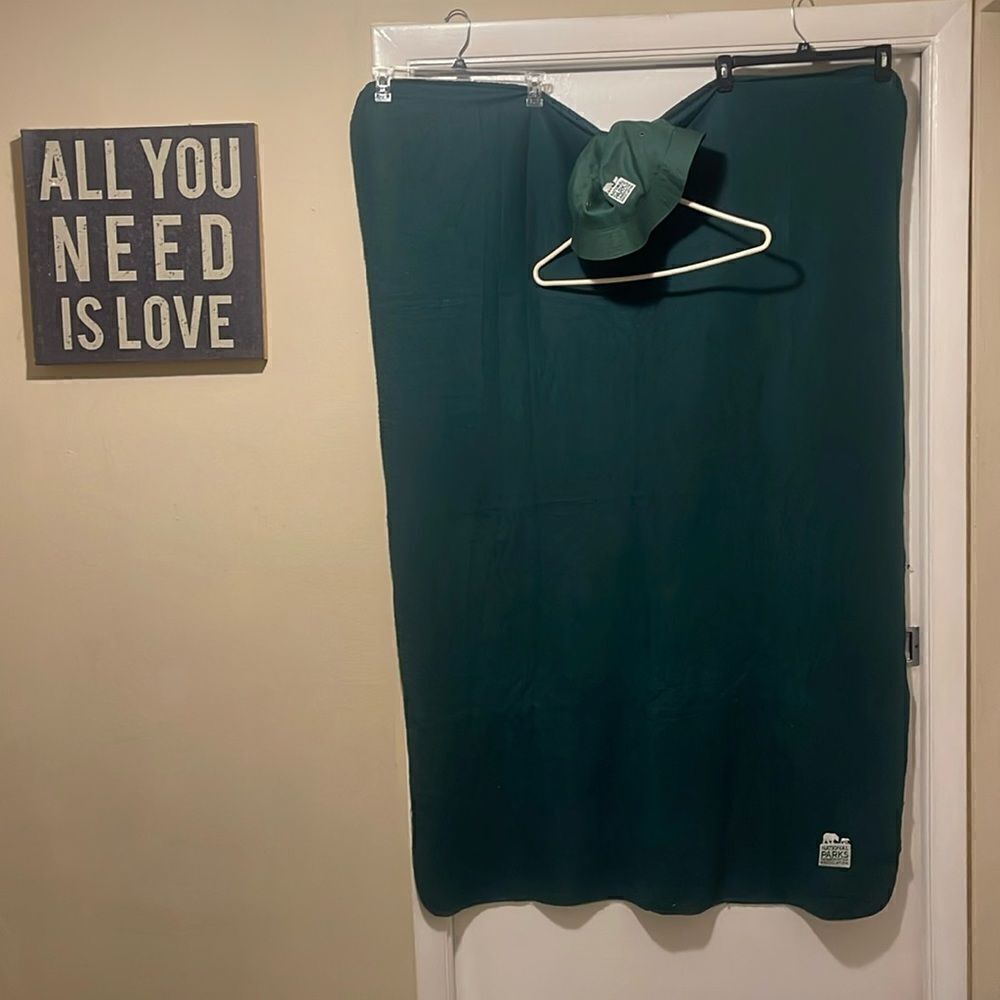 National parks conservation association blanket and hat bundle